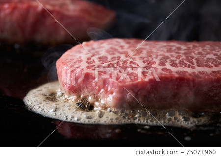 牛肉大腿粗切牛排 75071960