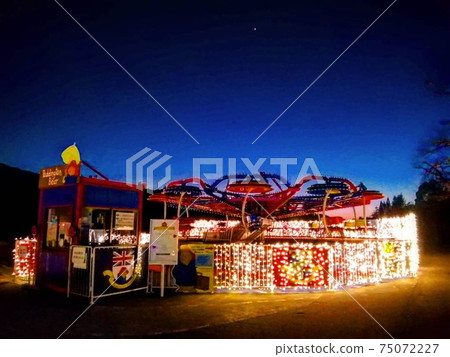 Illuminations on non-operating vehicles in the amusement park Illuminations on non-operating vehicles in the amusement park 75072227