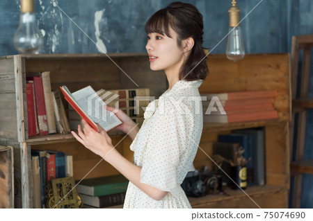 書情人女孩 75074690
