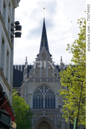 Cityscapes such as the Grand Place in Belgium 75074993