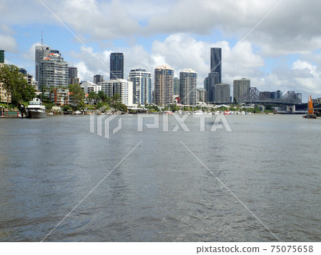 View from the Brisbane River ferry 75075658
