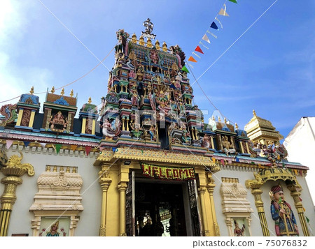 Colorful penang temple 75076832