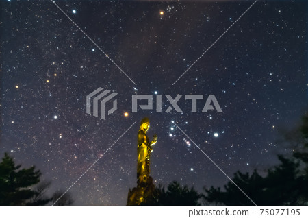 Esantsutsuji Park Kannon Statue and Orion 75077195