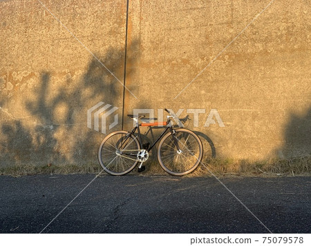 Go out to play by bicycle Go out to play by bicycle 75079578
