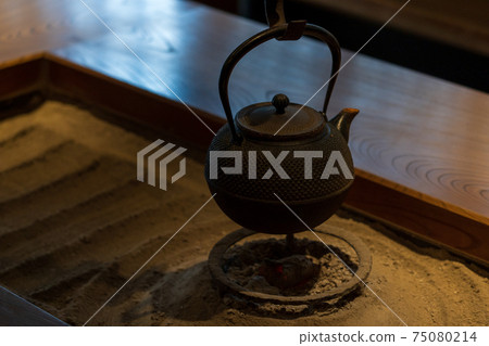 Iron kettle hung on the hearth Iron kettle hung on the hearth 75080214
