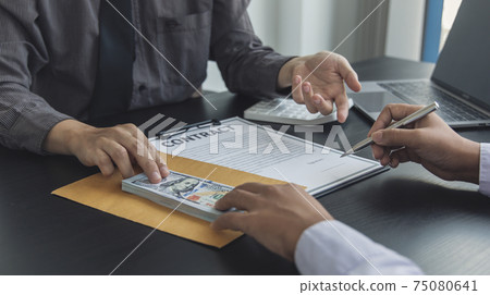 Opposition to wrongdoing and social injustice, Businessmen give bribes to employees to sign approvals through illegal projects, Fraud and corruption Or something illegal. Opposition to wrongdoing and social injustice, Businessmen give bribes to employees to sign approvals through illegal projects, Fraud and corruption Or something illegal. 75080641