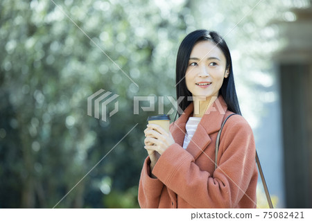 外套的女人 外套的女人 75082421