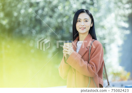 外套的女人 外套的女人 75082423