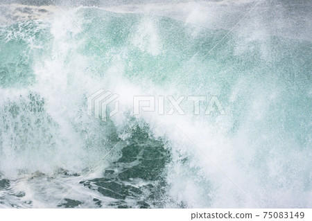 wave image 75083149