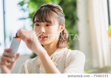 晚期少女和基本化妝品 75083155