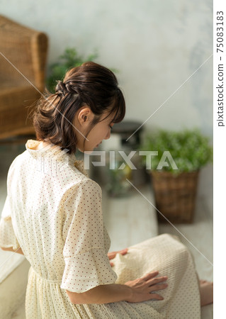 Late teens girls 75083183