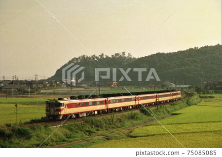 JR West Kiha 181 Series Limited Express Asashio 75085085