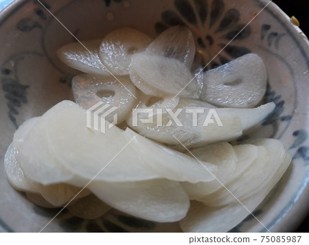 Pickled finely chopped hemp garlic 75085987