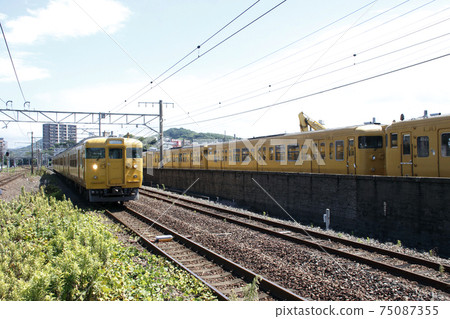 JR Hatao工廠的火車等待拆除和三洋幹線 75087355