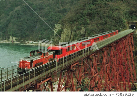 JR West DD51 + 12 series tabiji JR West DD51 + 12 series tabiji 75089129