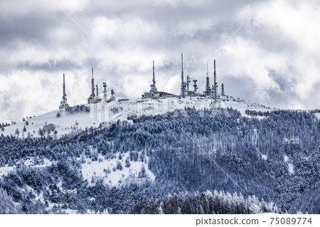 從宇都久原原公園的近海線上眺望大谷頭的景色 從宇都久原原公園的近海線上眺望大谷頭的景色 75089774