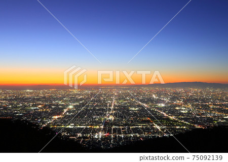 Osaka night view 75092139