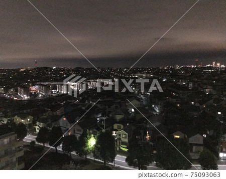 Night view from 30 meters above the ground Night view from 30 meters above the ground 75093063