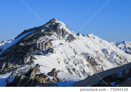 Mt. Tsubakuro in the midwinter, Northern Alps Mt. Tsubakuro in the midwinter, Northern Alps 75094139