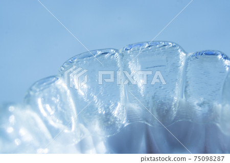 Invisible bracket aligners Invisible bracket aligners 75098287