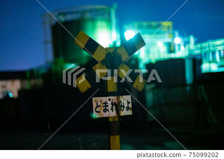 Factory night view industrial zone Keihin industrial zone Tokyo Bay midnight chemical drive date night view light street light afternoon Factory night view industrial zone Keihin industrial zone Tokyo Bay midnight chemical drive date night view light street light afternoon 75099202
