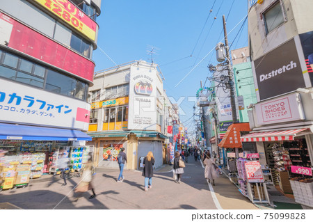 Cityscape: Shopping street in front of Gakugei University Station on the Toyoko Line, Meguro-ku, Tokyo 75099828