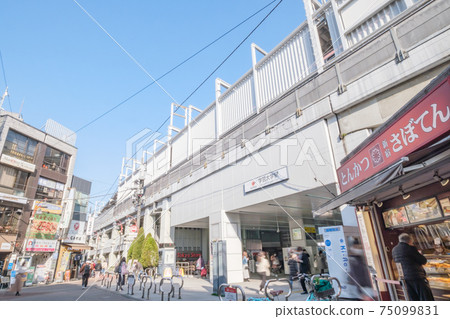 Cityscape: Cityscape in front of Gakugei University Station on the Toyoko Line, Meguro-ku, Tokyo Cityscape: Cityscape in front of Gakugei University Station on the Toyoko Line, Meguro-ku, Tokyo 75099831