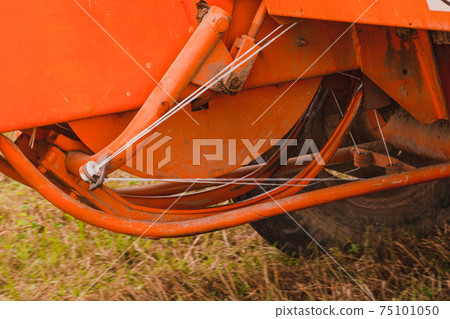 The work of the old hay press, the work of the press close up, details and components of the hay press. 75101050