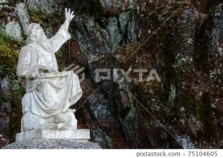 Sculpture of a kantele player. 75104605