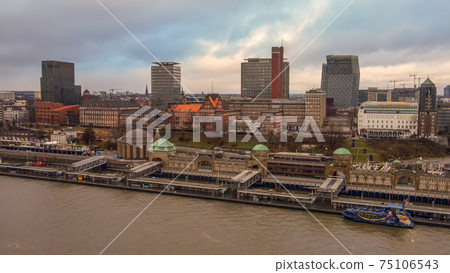 The district of Hamburg St. Pauli at the harbour 75106543
