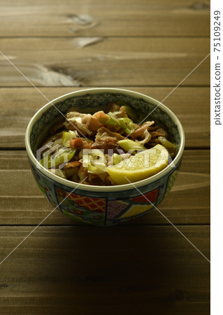 Pork green onion salt bowl 75109249