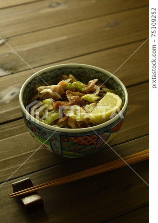 Pork green onion salt bowl Pork green onion salt bowl 75109252