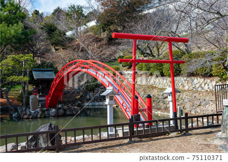 Benzaiten的太鼓橋，位於兵庫縣西宮市Kabutoyama山腳下的一座聖殿 75110371