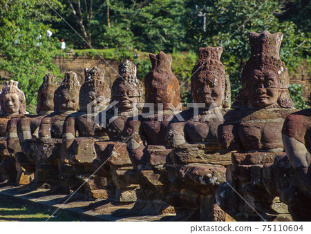 Angkor Thom Gate 75110604