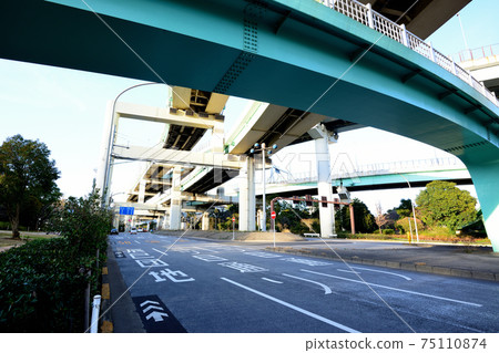 Scenery of Tatsumi Junction Daytime 75110874
