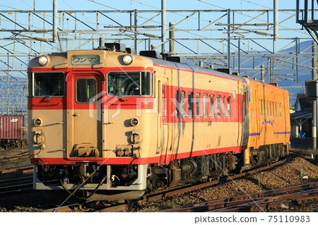 Taken around South Hokkaido Railway, Kiha 40, Goryokaku 75110983