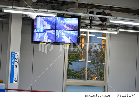 JR高atsu站的安全確認監視器 JR高atsu站的安全確認監視器 75111174