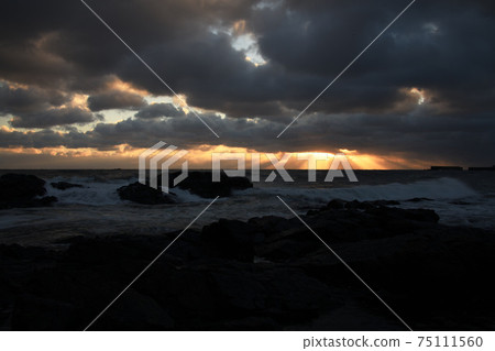 Morning upstairs town road Buddha coast 75111560