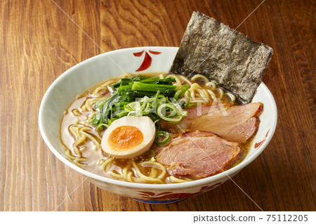 Soy sauce tonkotsu ramen 75112205