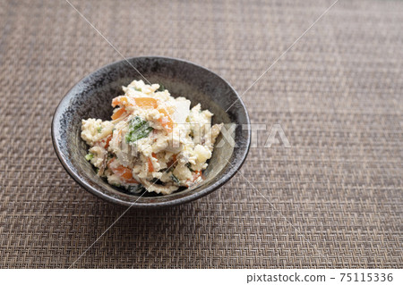 White dressing I ate at home 75115336