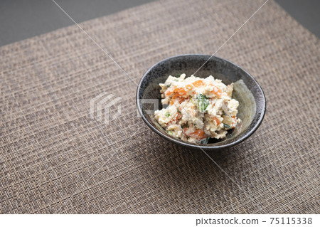 White dressing I ate at home 75115338