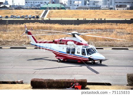 The Yokohama firefighting helicopter that participated in the Ashikaga wildfire is Machidori 1 75115833