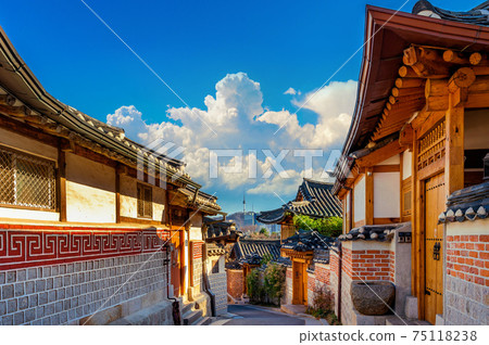 Bukchon Hanok Village. Traditional Korean style architecture in Seoul,Korea. 75118238