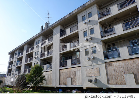Old estates 75119495