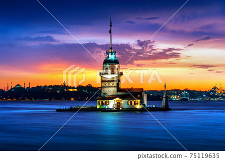 Maiden's tower at night in istanbul, Turkey. Maiden's tower at night in istanbul, Turkey. 75119635