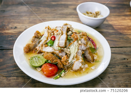 Green papaya salad Thai cuisine spicy delicious 75120206