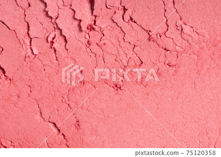 Smashed coral eyeshadow. 75120358