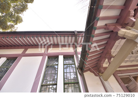 When the plum blossoms bloomed, I entered the oldest Ashikaga school in Japan. 75129010