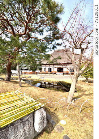 When the plum blossoms bloomed, I entered the oldest Ashikaga school in Japan. When the plum blossoms bloomed, I entered the oldest Ashikaga school in Japan. 75129011