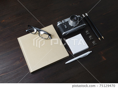 Stationery and camera 75129470